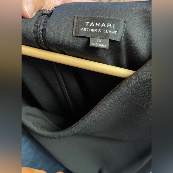 Tahari perfect black dress - Picture 5 of 5